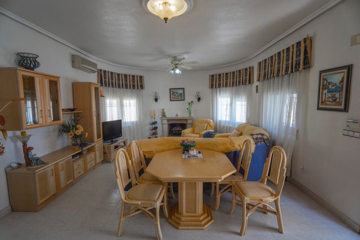 Image No.3-3 Bed Villa for sale