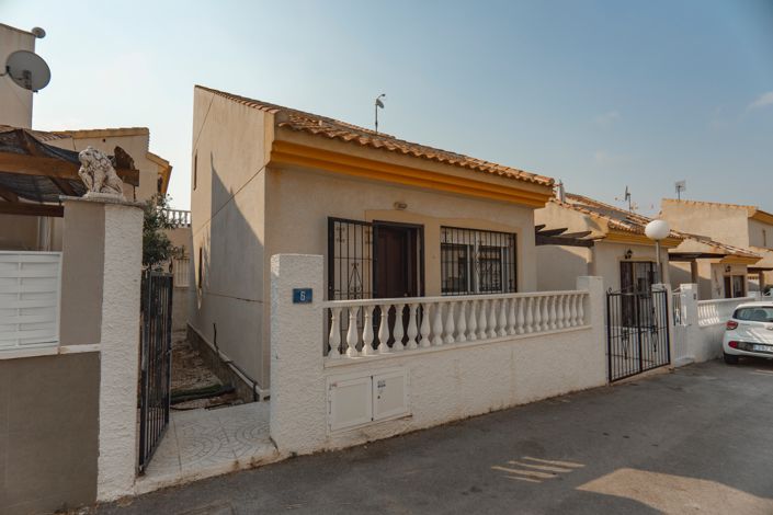 Image No.2-3 Bed Villa for sale