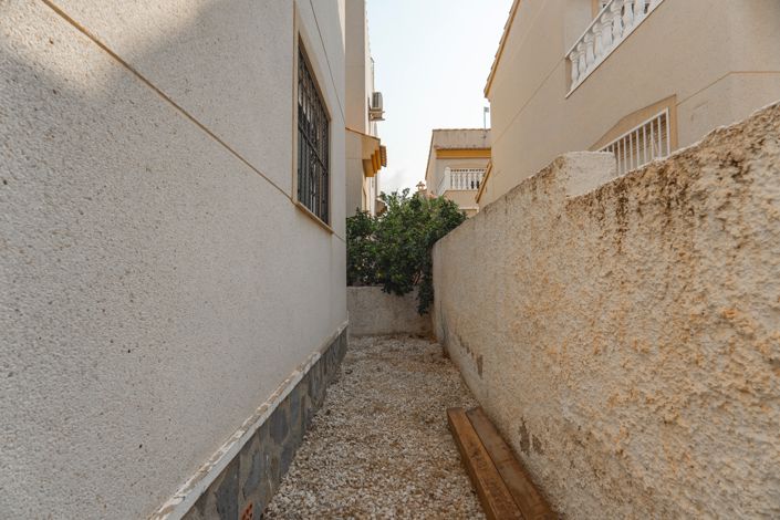 Image No.33-3 Bed Villa for sale