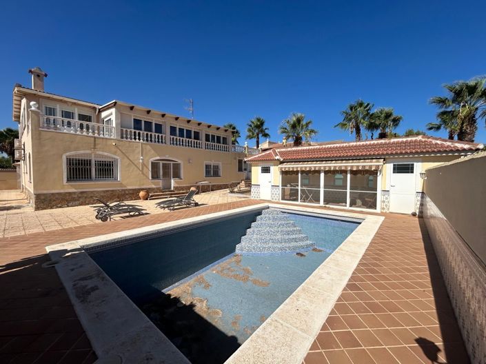 Image No.27-6 Bed Villa for sale