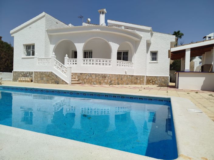 Image No.1-3 Bed Villa for sale
