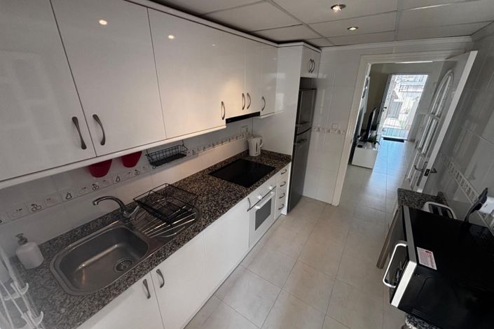 Image No.7-2 Bed House for sale