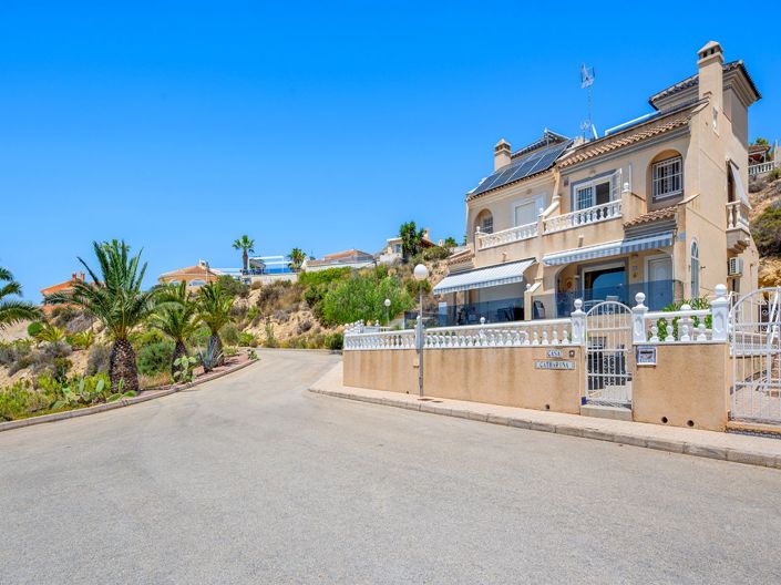 Image No.1-3 Bed House for sale