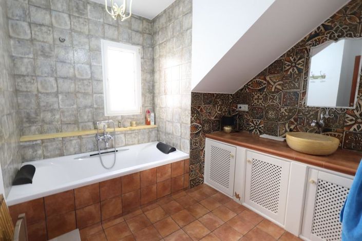 Image No.18-4 Bed Villa for sale