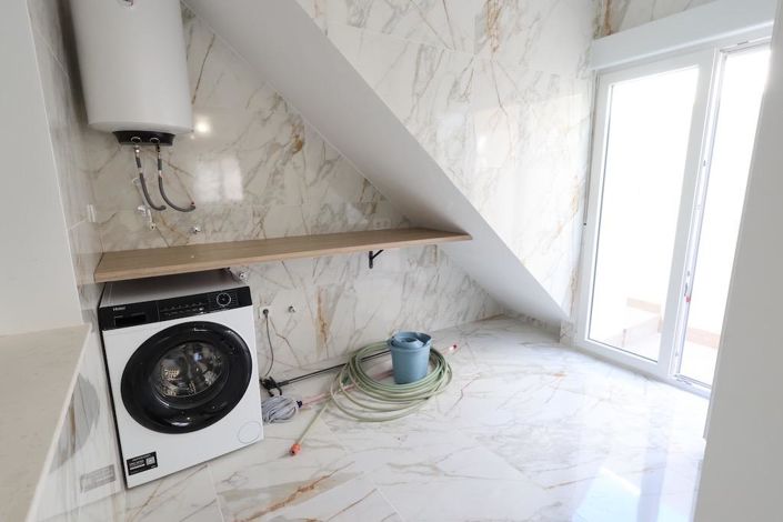 Image No.8-3 Bed Townhouse for sale