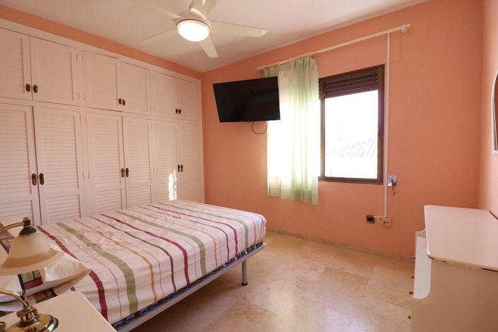 Image No.20-5 Bed Villa for sale