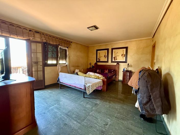 Image No.30-5 Bed Villa for sale