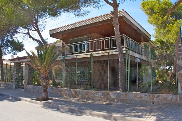 Image No.1-4 Bed Villa for sale