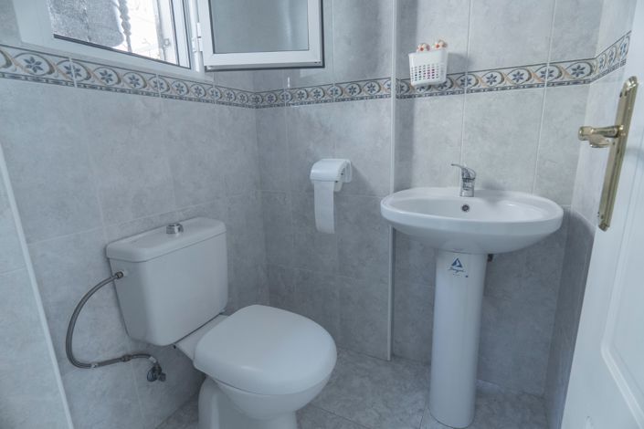 Image No.16-2 Bed Townhouse for sale