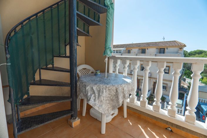 Image No.33-2 Bed Townhouse for sale