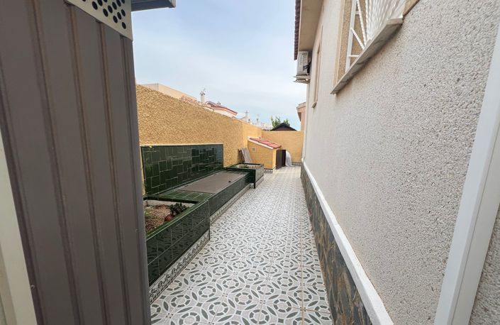 Image No.35-2 Bed Villa for sale