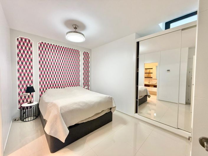 Image No.12-3 Bed House for sale