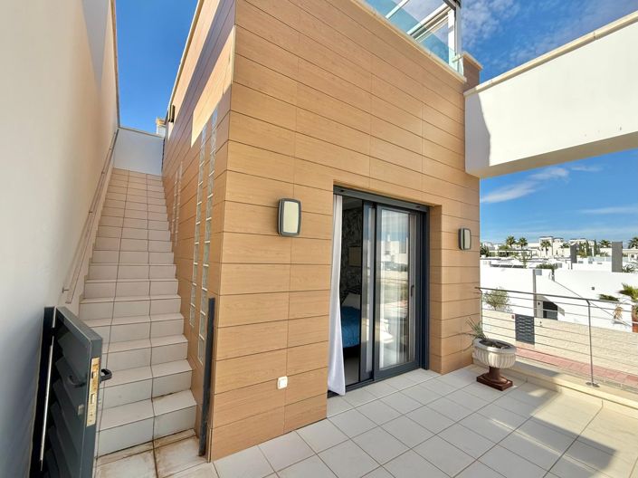 Image No.16-3 Bed House for sale