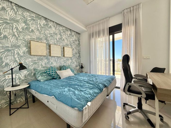 Image No.20-3 Bed House for sale