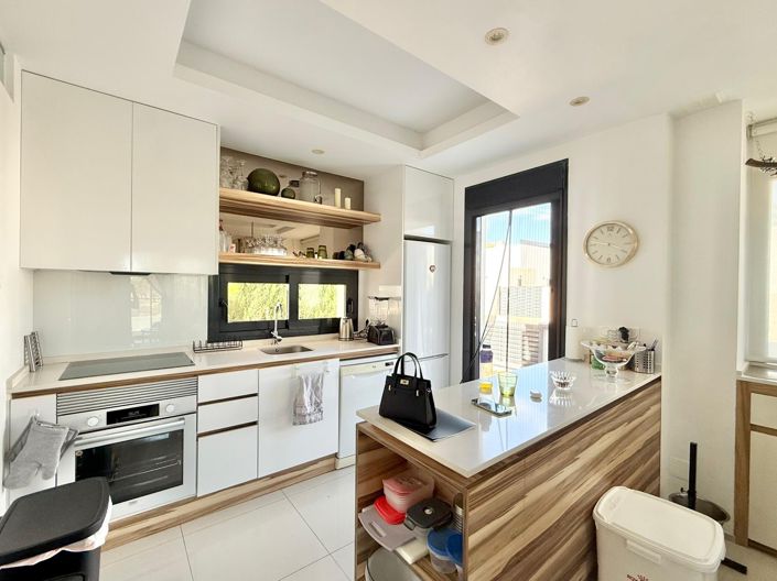 Image No.5-3 Bed House for sale