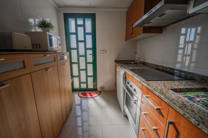 Image No.12-3 Bed Townhouse for sale