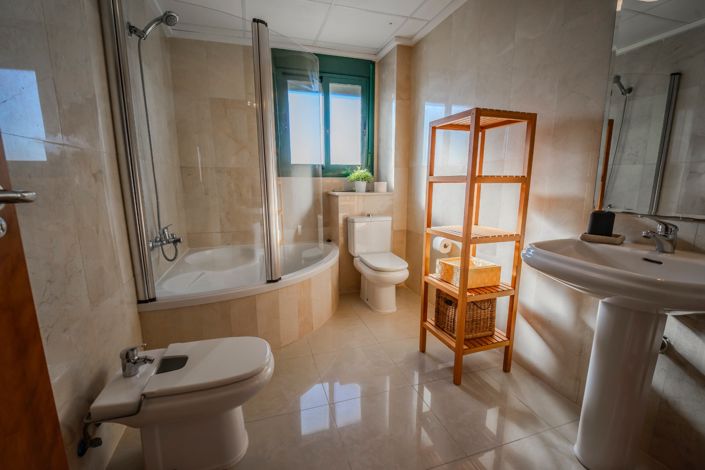 Image No.24-3 Bed Townhouse for sale