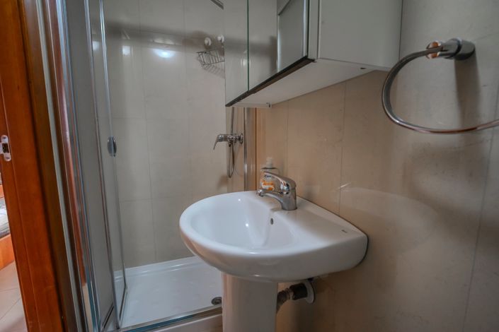 Image No.27-3 Bed Townhouse for sale