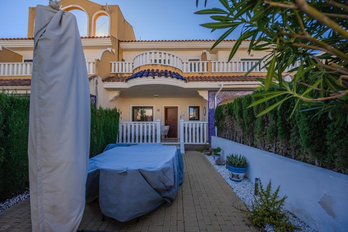 Image No.30-3 Bed Townhouse for sale