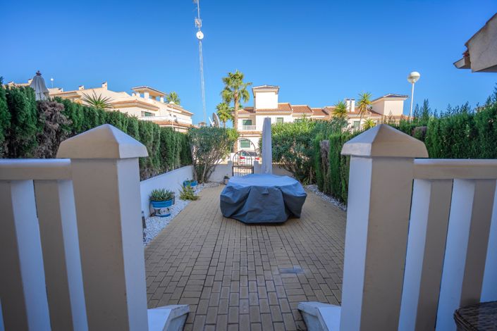 Image No.32-3 Bed Townhouse for sale