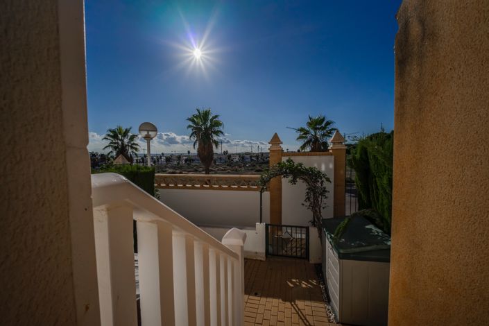 Image No.37-3 Bed Townhouse for sale