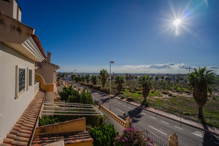 Image No.42-3 Bed Townhouse for sale