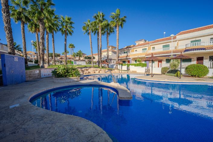 Image No.44-3 Bed Townhouse for sale