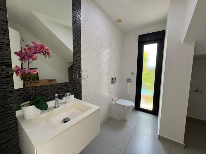 Image No.11-3 Bed Villa for sale