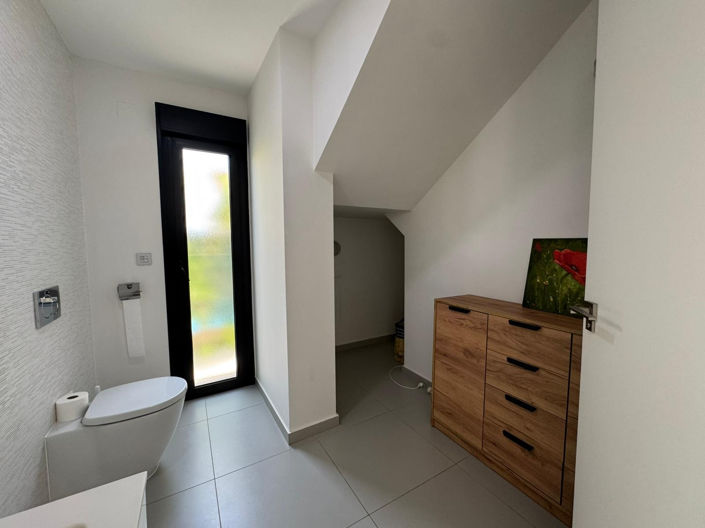 Image No.12-3 Bed Villa for sale