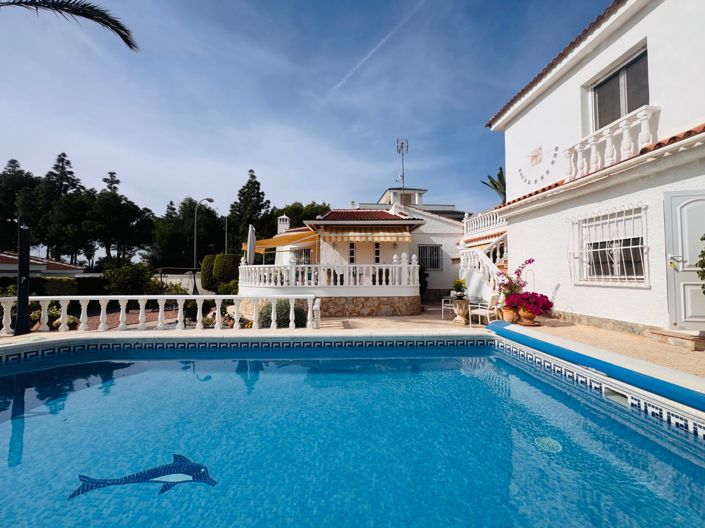 Image No.10-3 Bed Villa for sale