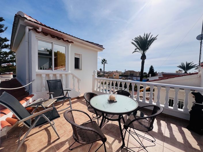 Image No.11-3 Bed Villa for sale