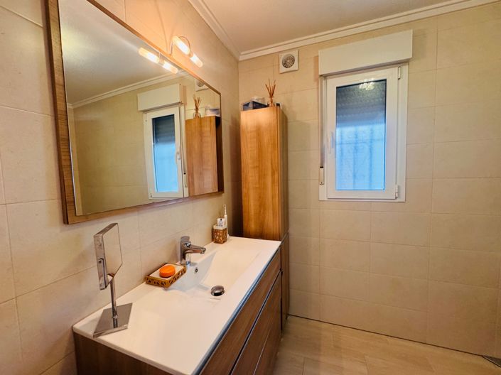 Image No.28-3 Bed Villa for sale