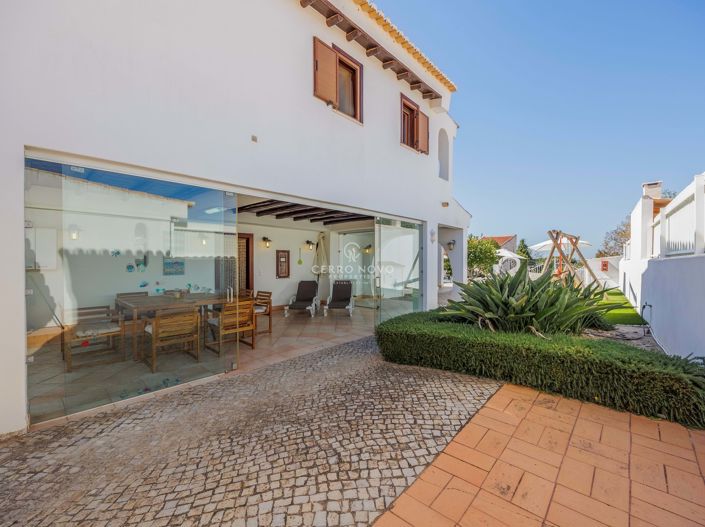 Image No.8-5 Bed Villa for sale