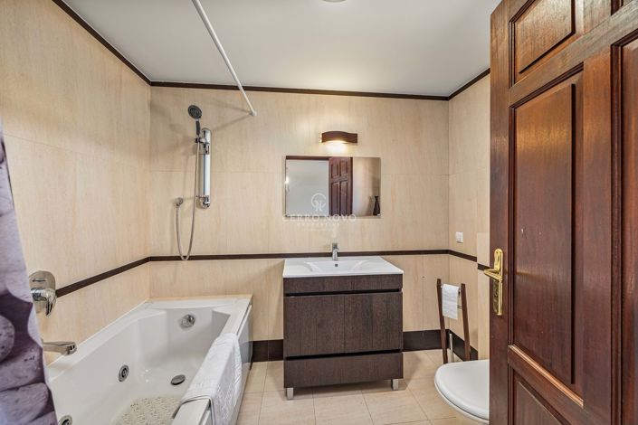 Image No.26-5 Bed Villa for sale