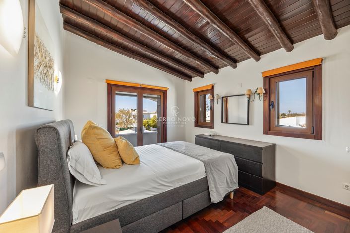 Image No.3-5 Bed Villa for sale