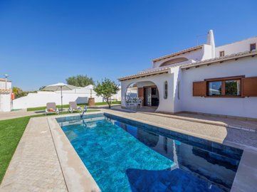 2419-152803-d4a7072701644bd18f6c9ffe77b802fa4