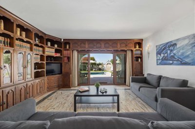 2419-152803-d4a7072701644bd18f6c9ffe77b802fa4