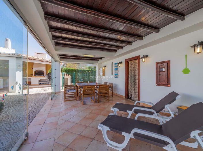 Image No.45-5 Bed Villa for sale