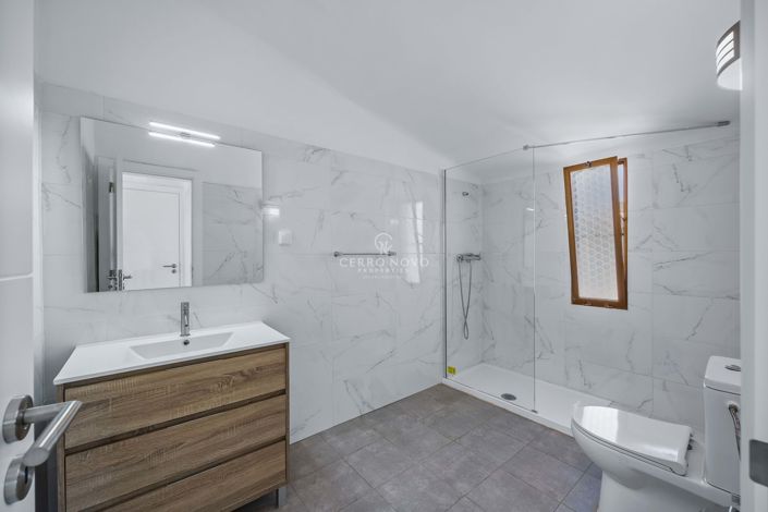 Image No.18-4 Bed Villa for sale