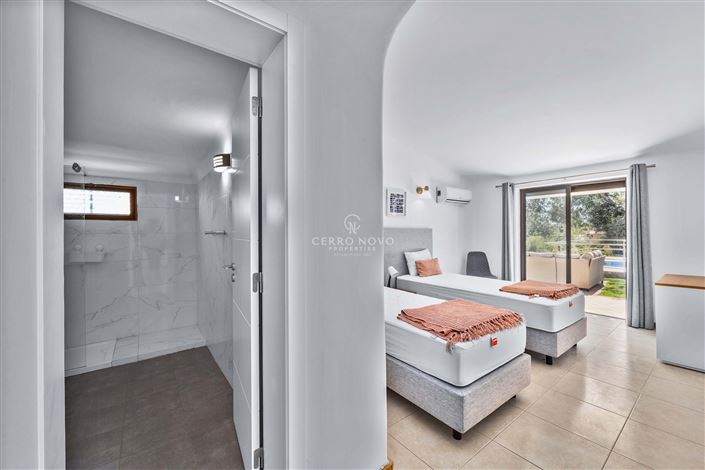 Image No.9-4 Bed Villa for sale