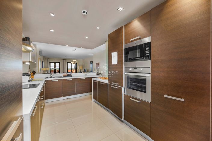 Image No.11-3 Bed Apartment for sale