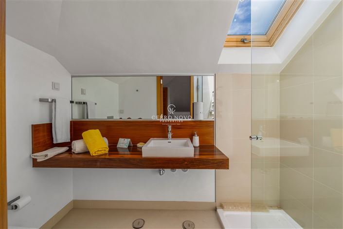 Image No.20-3 Bed Apartment for sale