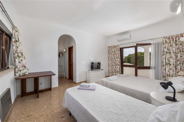 Image No.17-5 Bed Villa for sale