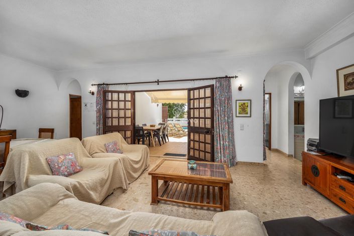 Image No.9-5 Bed Villa for sale