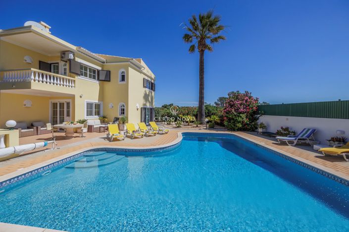 Image No.1-8 Bed Villa for sale