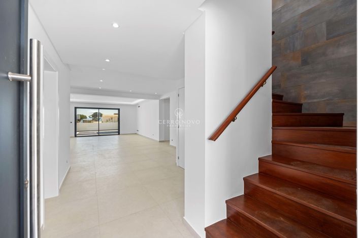 Image No.16-5 Bed Villa for sale