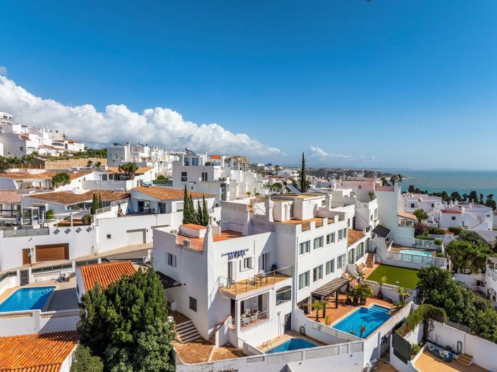 Image No.1-3 Bed Villa for sale