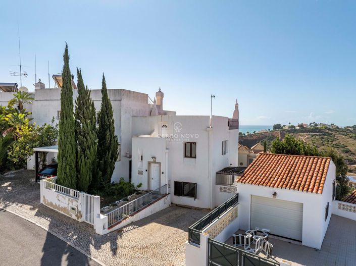 Image No.26-3 Bed Villa for sale