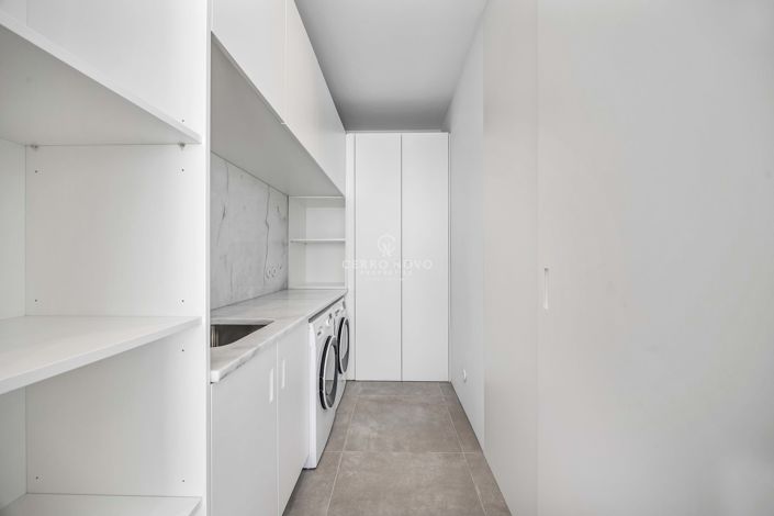 Image No.18-3 Bed Townhouse for sale