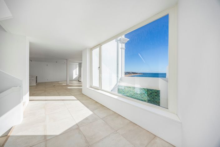 Image No.10-5 Bed Villa for sale